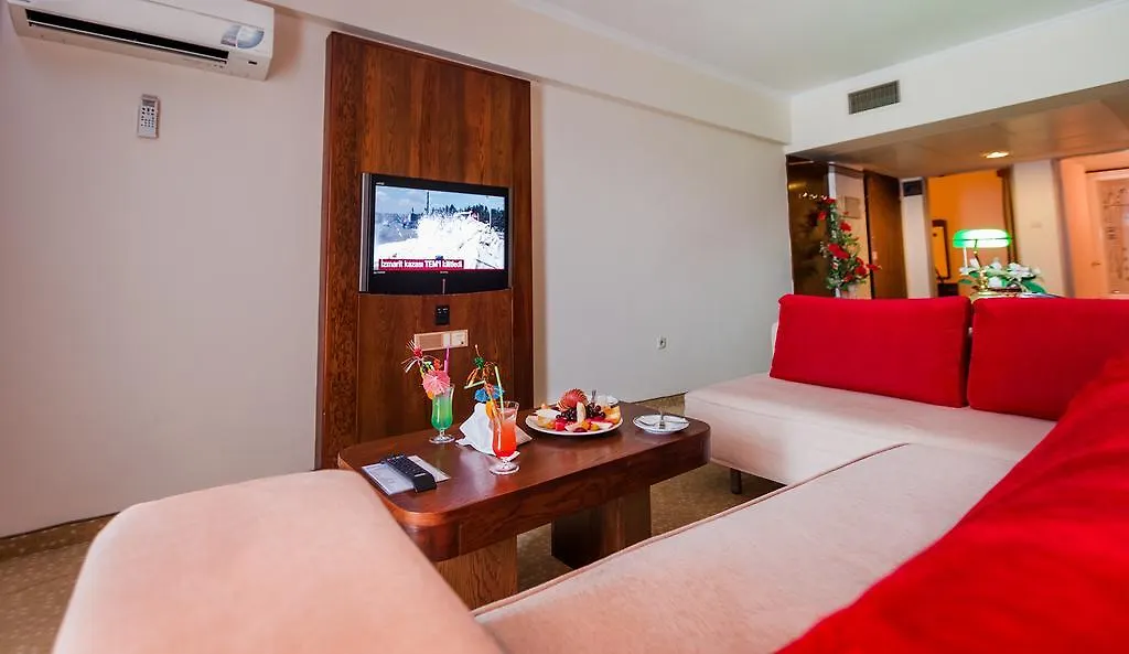 Derici Hotel Kusadasi 4*,